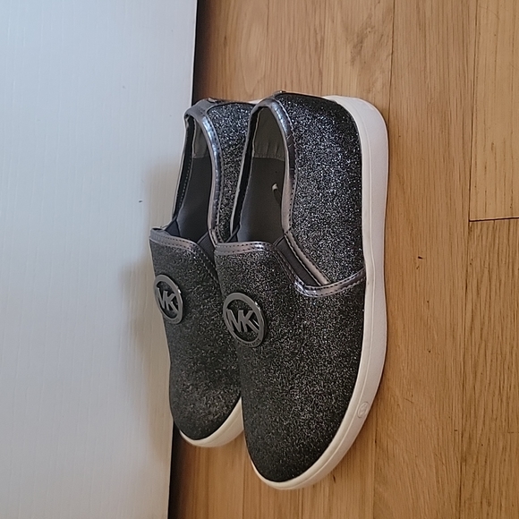 MICHAEL KORS SLIP ON SHOES SPARKE GRAY SIZE 2 GIRLS - Picture 4 of 8
